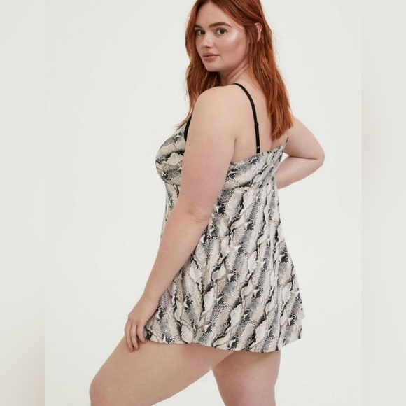 Torrid NWT Size 3 Satin Babydoll with Lace Trim - Picture 3 of 5